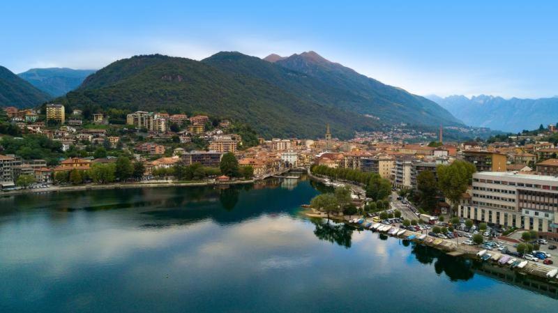 Casa Al Lago Оменя Екстериор снимка